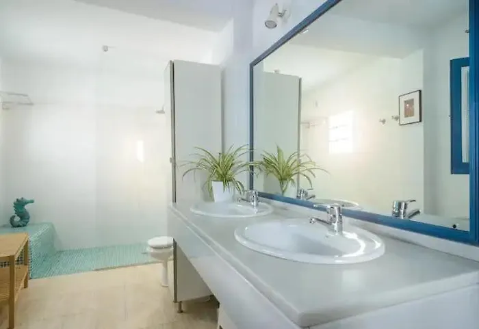 Con Terraza Vistas Al Mar. * كونيل ذي لا فرونتيرا