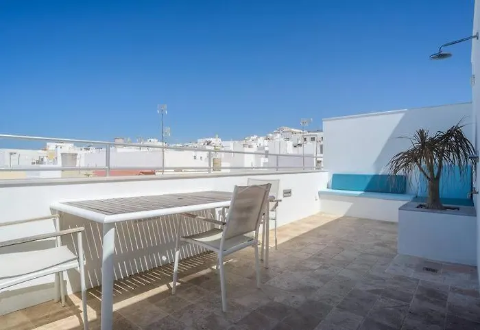 Con Terraza Vistas Al Mar. דירה *